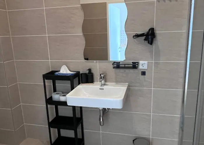 Bibi Family Apartment, 8 Guests, Ac, Parking, Hauptbahnhof فيينا