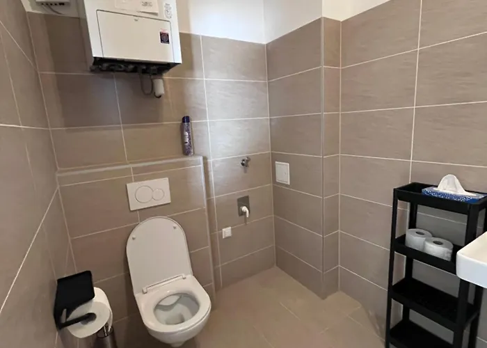 شقة Bibi Family Apartment, 8 Guests, Ac, Parking, Hauptbahnhof