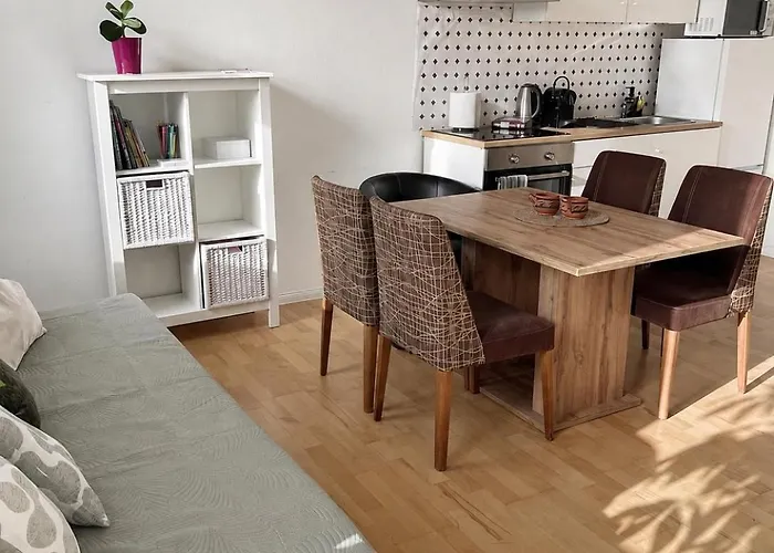 Bibi Family Apartment, 8 Guests, Free Parking, Near Hauptbahnhof Apartmán
