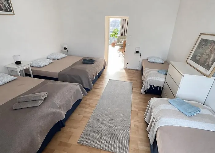 Bibi Family Apartment, 8 Guests, Free Parking, Near Hauptbahnhof Apartmán